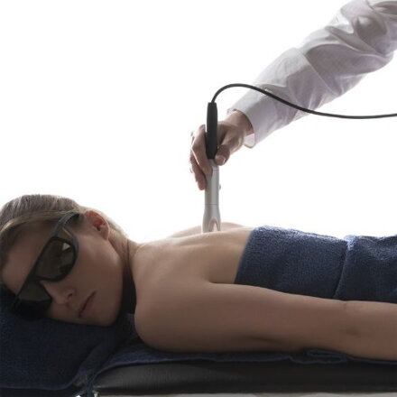 Zariadenie Polaris HP S na vysokoenergetickú a biostimulačnú laserovú terapiu