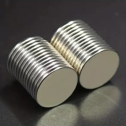 Magnetoterapeutický bodový magnet - poniklovaný - SILNÝ 