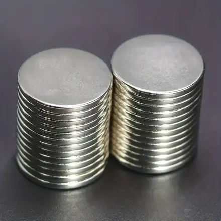 Magnetoterapeutický bodový magnet - poniklovaný - SILNÝ 