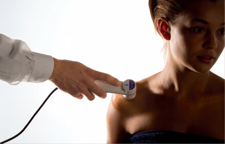 Prístroj PhysioGo 300A na elektroliečbu a ultrazvuk