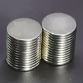 Magnetoterapeutický bodový magnet - poniklovaný - SILNÝ 